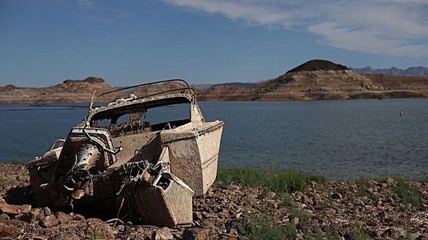 Un barco hundido en el lago Mead