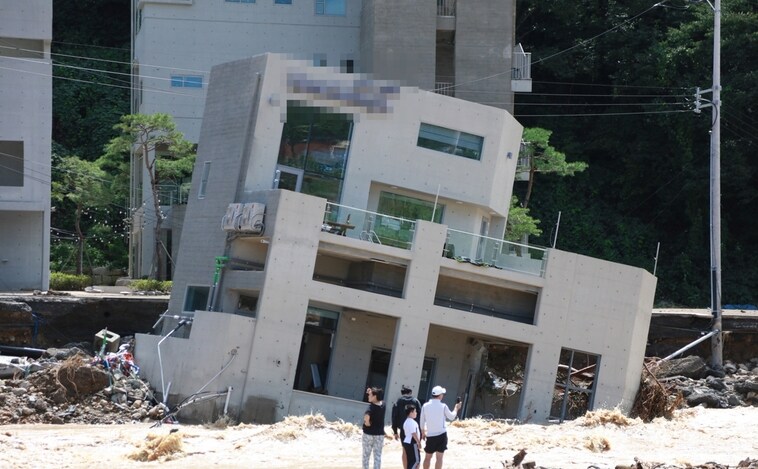 Al menos dos muertos y nueve desaparecidos en Corea del Sur a causa del supertifón 'Hinnamnor'