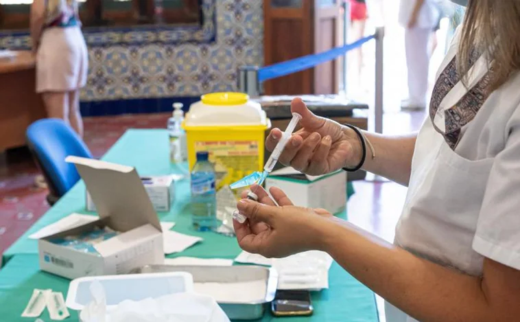 Europa pide priorizar con la vacuna adaptada del Covid entre mayores de 60 años