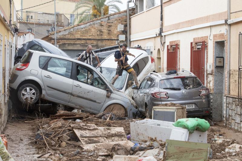 Una riada mortal asola las calles de Javalí Viejo, en Murcia