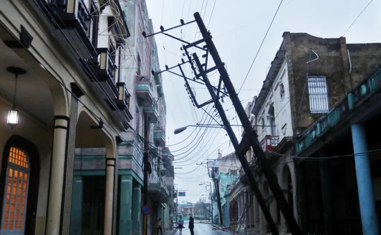 El huracán Ian deja dos muertos y un apagón general por su paso en Cuba