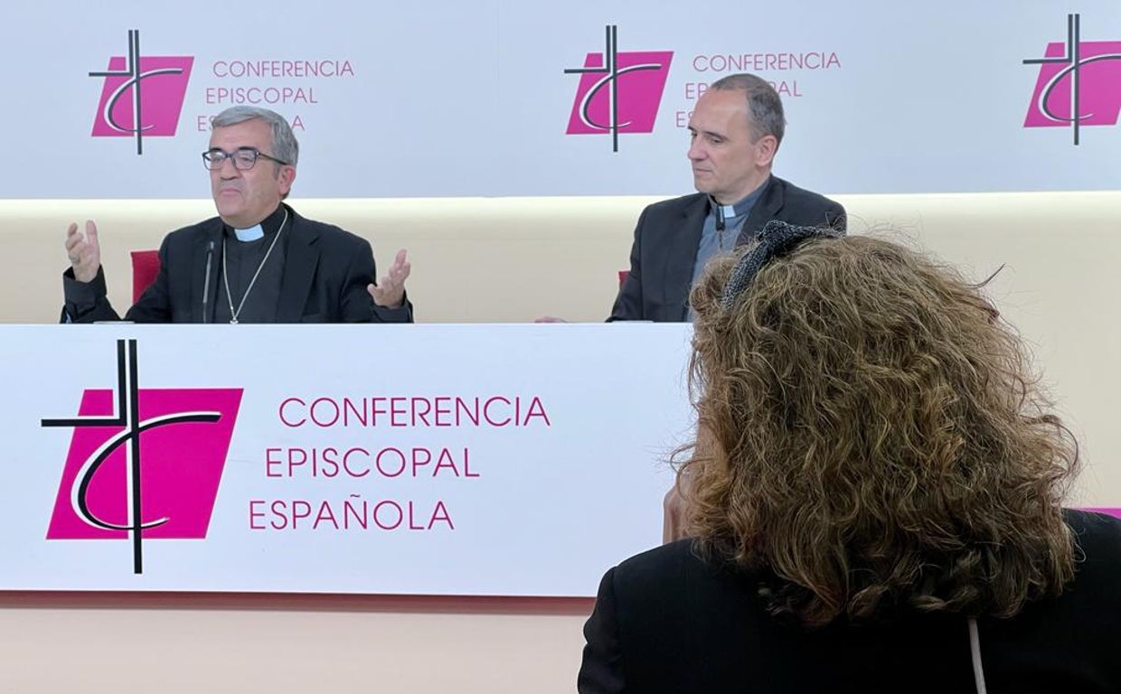 Monseñor Argüello en un momento de su intervención en la sede de la Conferencia Episcopal
