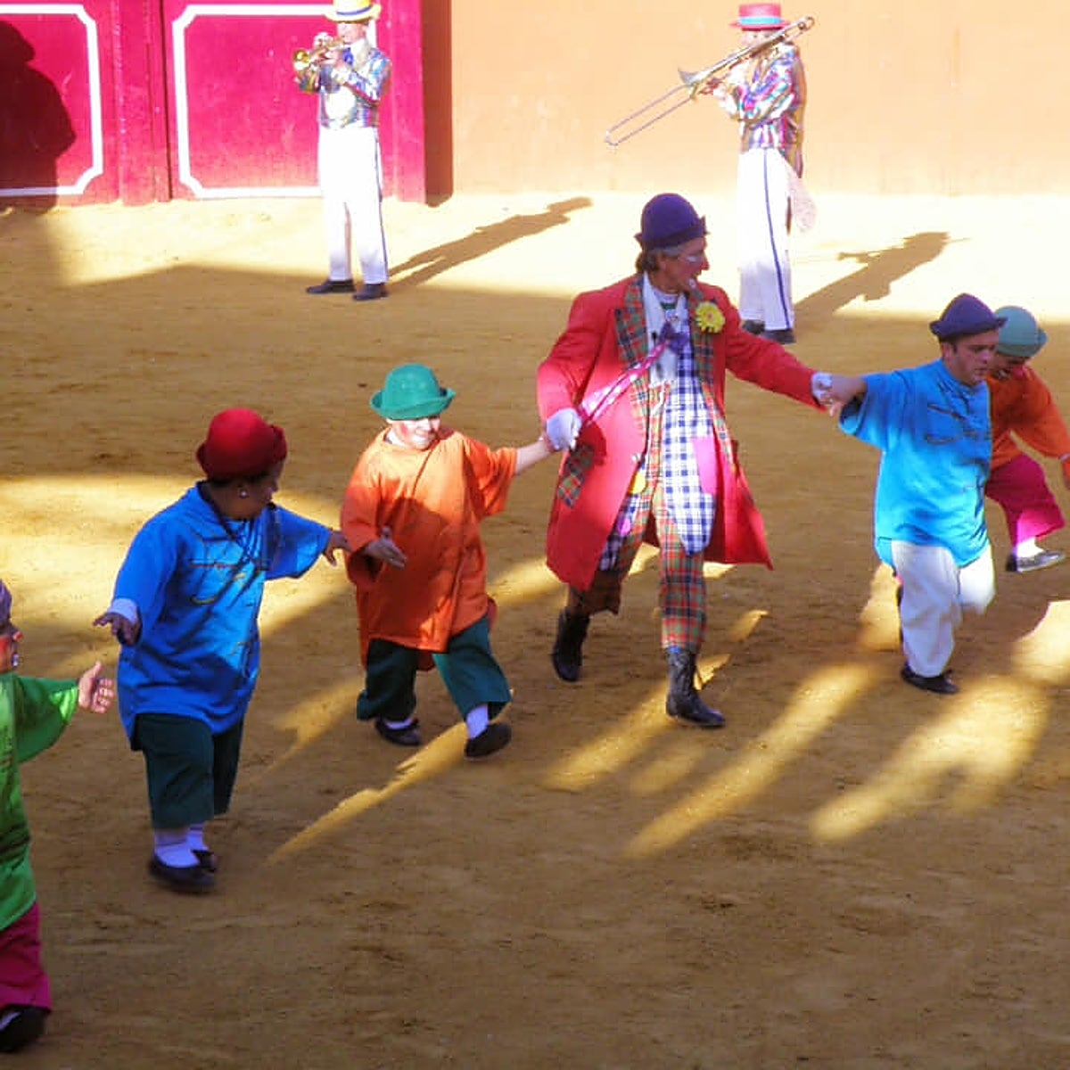 Los 'enanos toreros' se plantan: «Solo queremos trabajar»