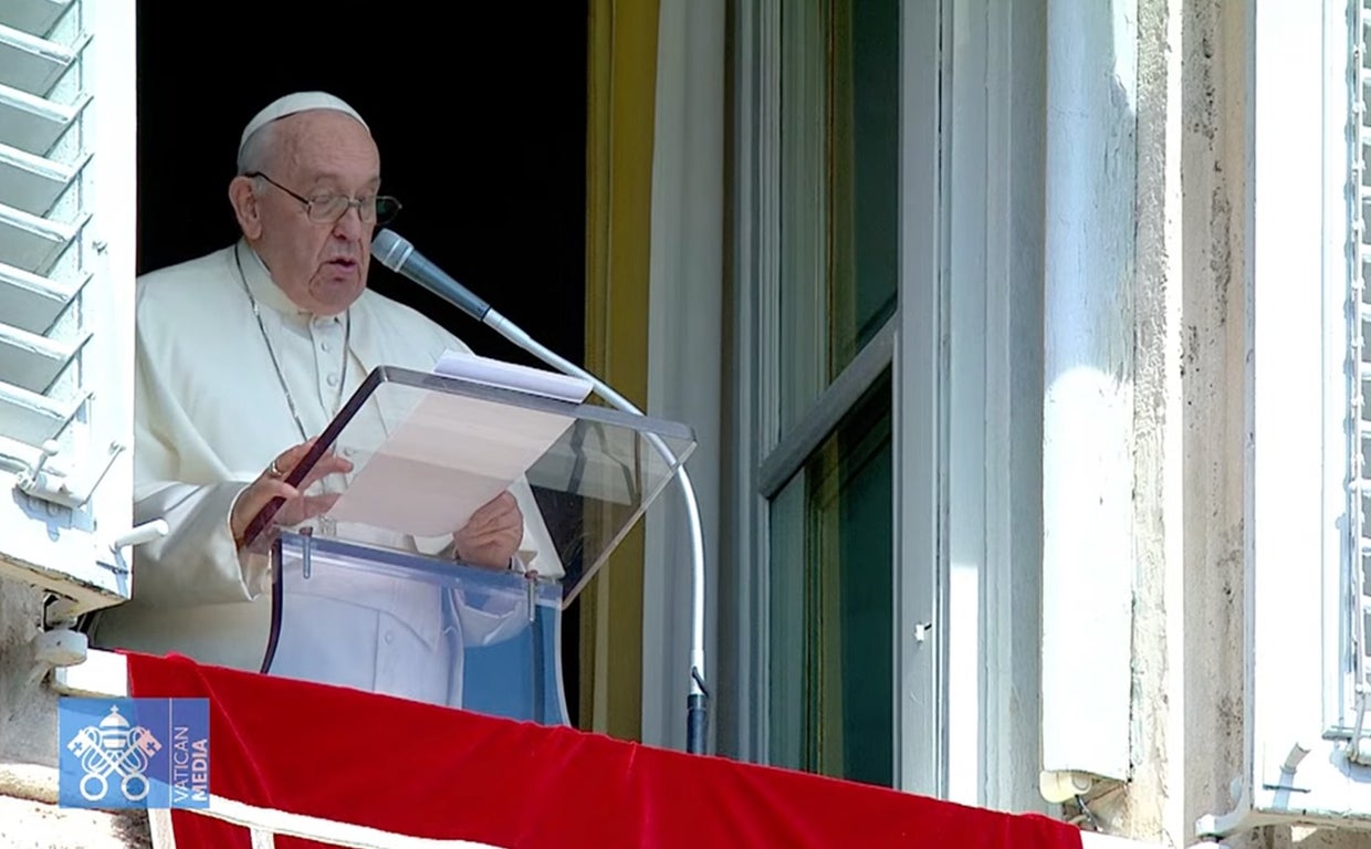 El Papa se dirige a los fieles en el Ángelus de este domingo con un mensaje de paz para Ucrania