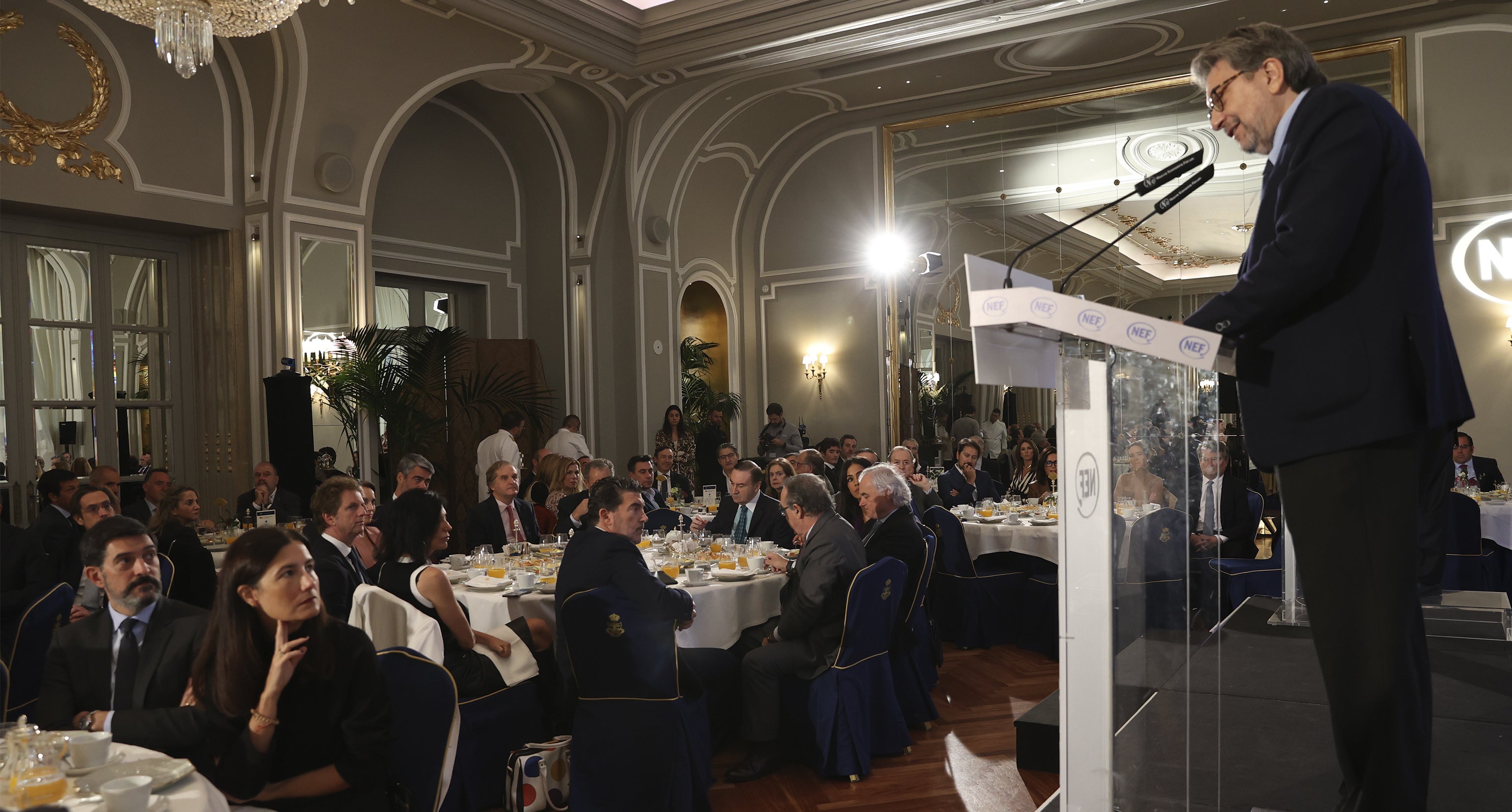 Galería: Luis Enríquez en Nueva Economía Fórum, en imágenes