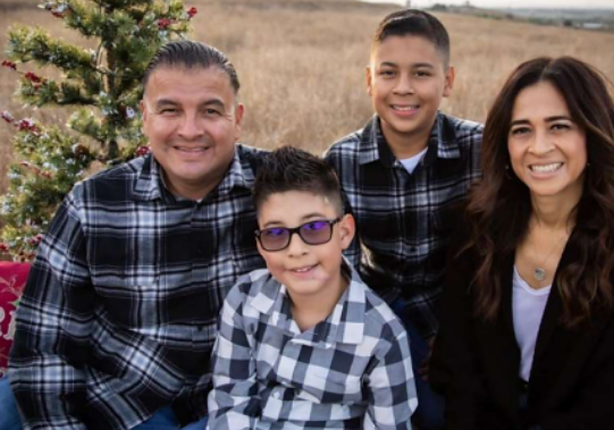 Diagnostican cáncer terminal con semanas de diferencia a una pareja, padres de dos hijos: «Es devastador»