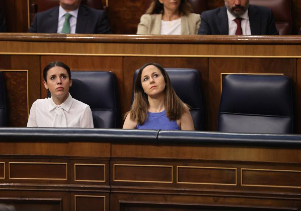 Ione Belarra e Irene Montero en el Parlamento