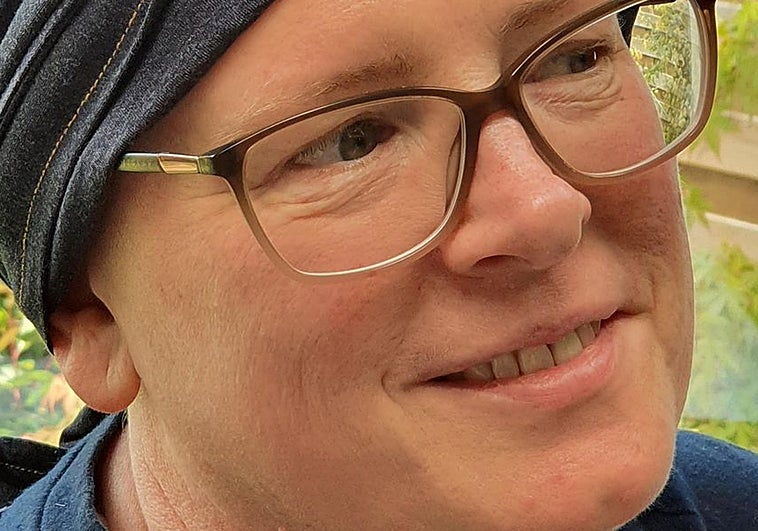 La mujer que descubrió que tenía cáncer de mama gracias a una publicación en Facebook