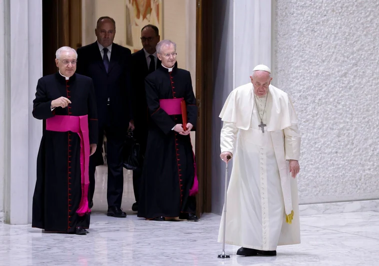El Papa a la Curia: «Limitarnos a denunciar el mal puede hacernos creer que lo hemos resuelto»
