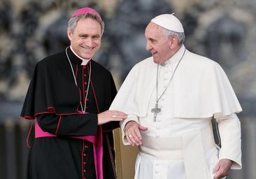 El secretario personal de Benedicto XVI ajusta cuentas con el Papa Francisco