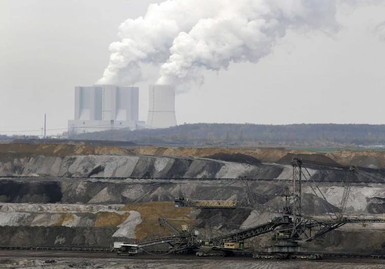 Activistas climáticos asaltan una mina de lignito en Alemania