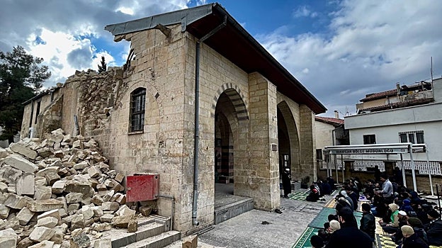 Mezquita de Sirvani en Gaziantep, dañada por el terremoto de Turquía