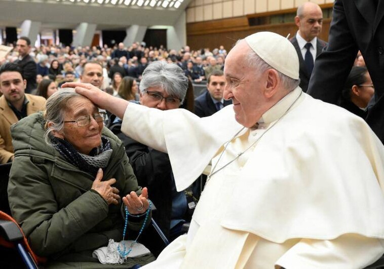 Papa Francisco: «La renuncia papal no puede ser ni una moda ni algo normal. Creo que es un ministerio para toda la vida»