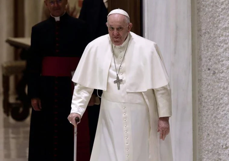 El Papa recuerda que hace falta un permiso del Vaticano para celebrar la misa según el rito antiguo