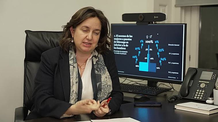 Las mujeres españolas siguen lejos de escalar posiciones en puestos de dirección