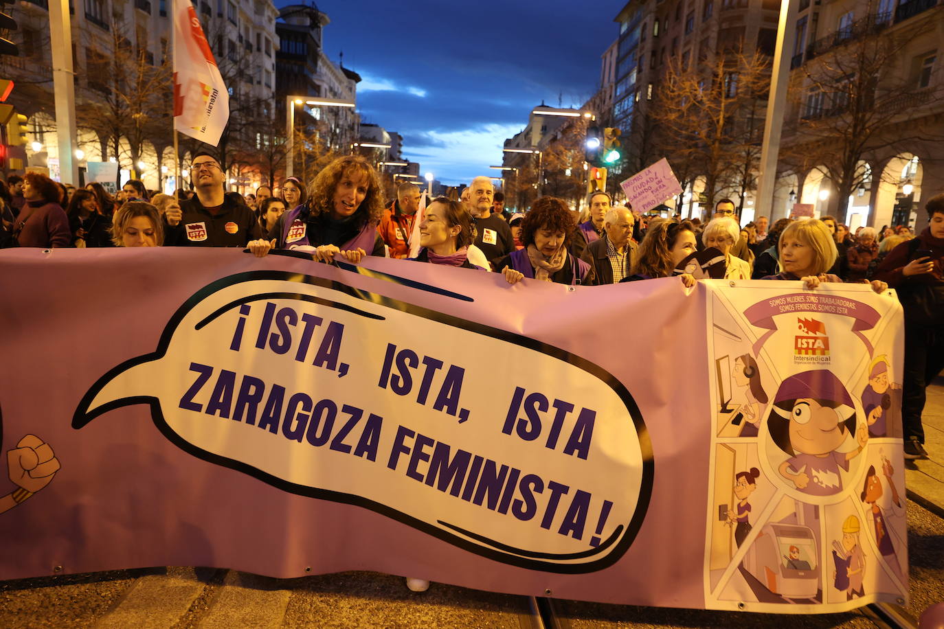 Una pancarta en una marcha en Zaragoza