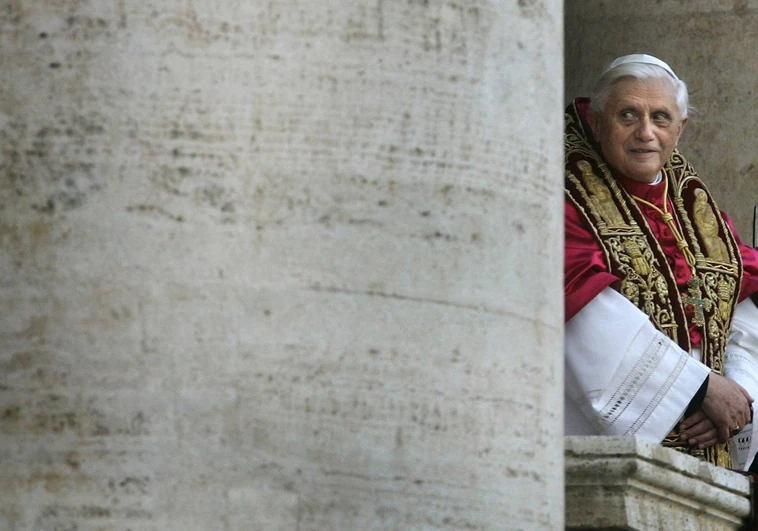 El secretario de Benedicto XVI busca a cinco primos de Ratzinger para darles la herencia