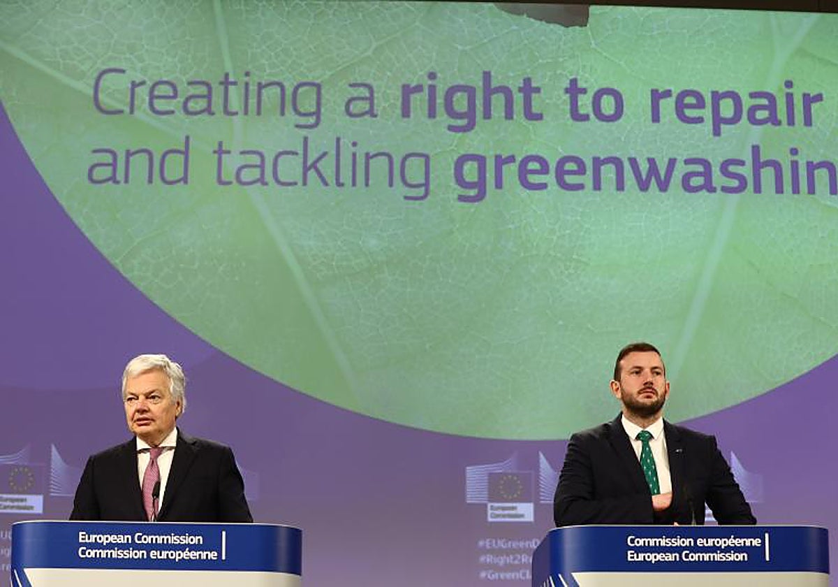 El Comisario Europeo de Justicia Didier Reynders  y el Comisario Europeo de Medio Ambiente, Océanos y Pesca Virginijus Sinkevicius en la rueda de prensa