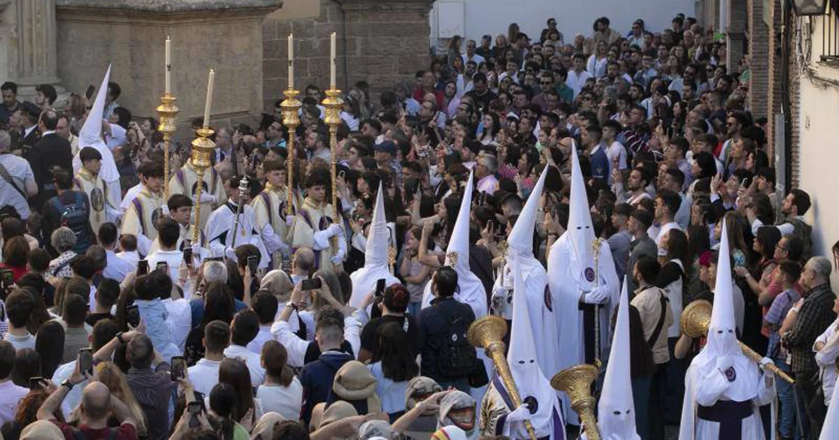 España se queda sin procesiones de Semana Santa por el coronavirus - Los  Angeles Times
