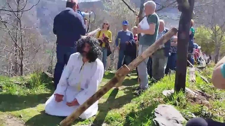 España se llena de fieles y procesiones en este 'Viernes Santo'