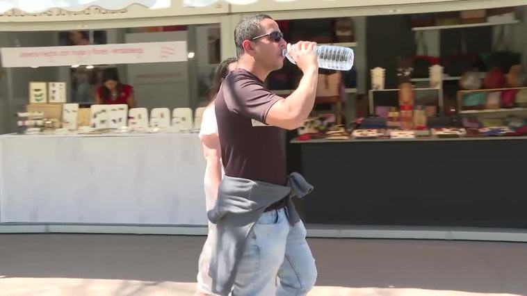 Madrid acoge un mercado artesano en el Paseo de Recoletos