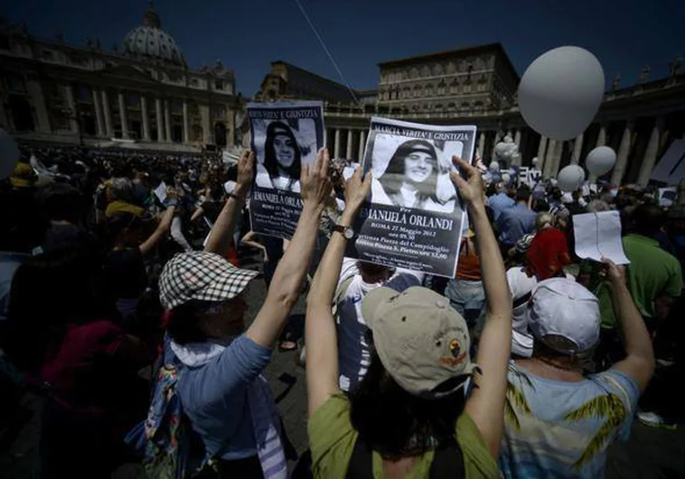 Las acusaciones a Juan Pablo II complican aun más la resolución del caso Orlandi