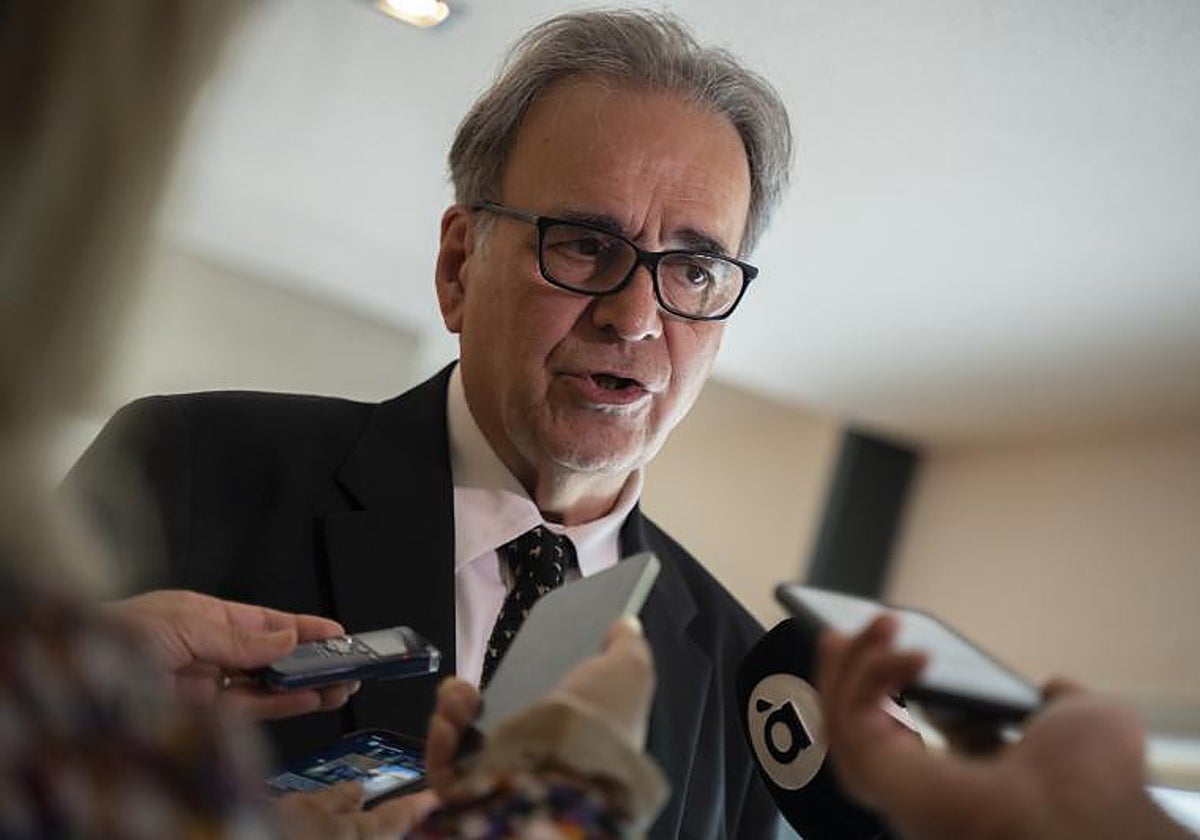 El ministro de Universidades, Joan Subirats, atiende a medios de comunicación en el V Encuentro Internacional de Rectores Universia