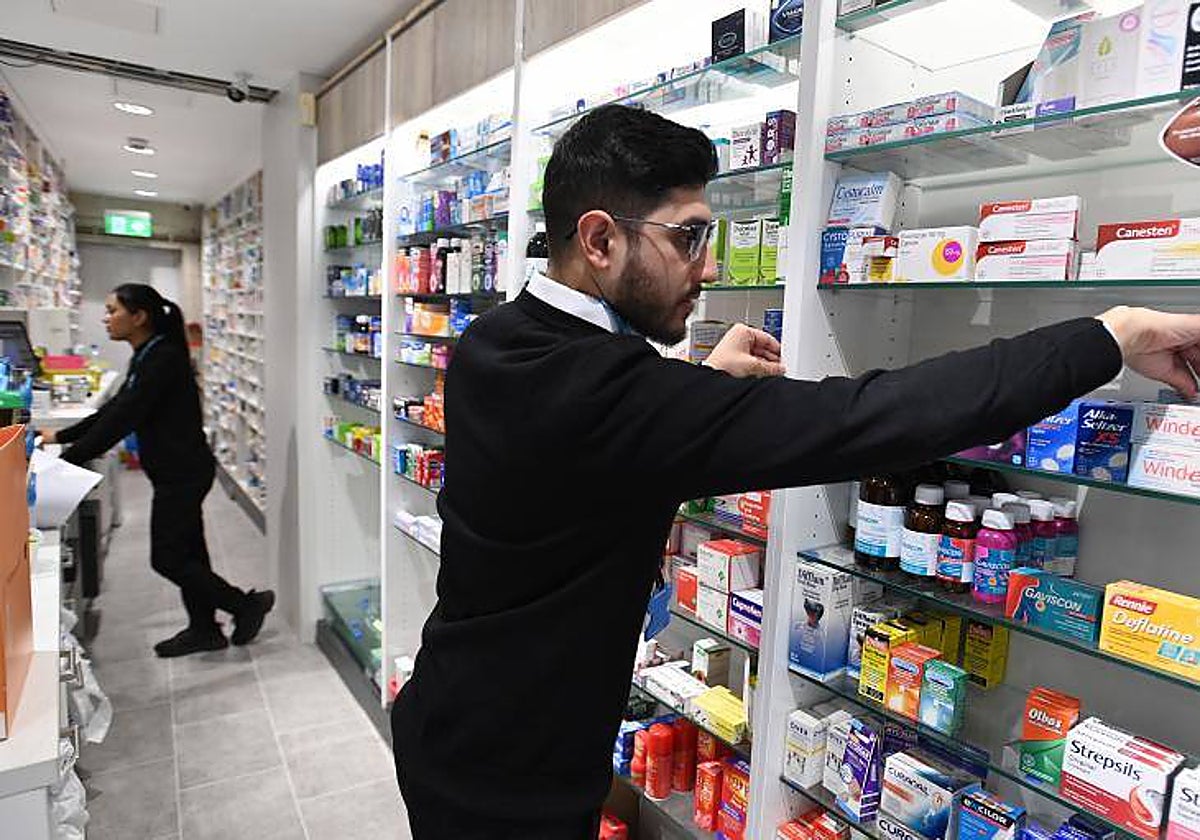 Imagen de archivo de una farmacia en Londres, Reino Unido