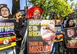 De la pena de muerte a la cadena perpetua: Así es la ley anti-LGTBI aprobada en Uganda