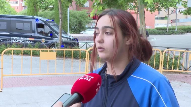 Desalojados 300 okupas, 180 niños, de un bloque de viviendas en Alcobendas