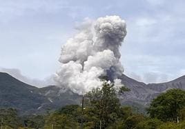 Costa Rica eleva alerta por el volcán Rincón de la Vieja