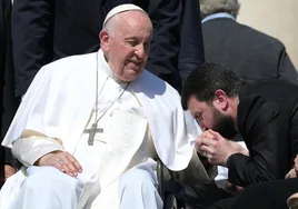 El Papa se recupera de su operación por obstrucción intestinal y no necesita respiración asistida