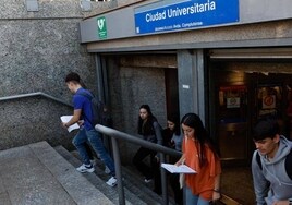 Los alumnos universitarios critican haber sido excluidos de la negociación del Estatuto de Becario