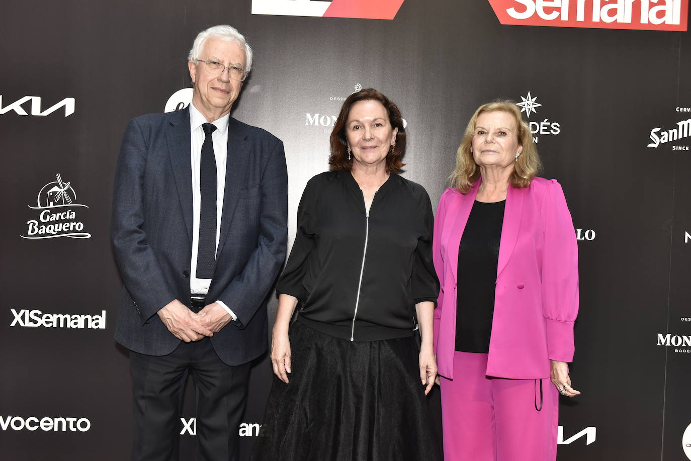 Los académicos y escritores José Manuel Sánchez Ron, Clara Sánchez y Carme Riera.