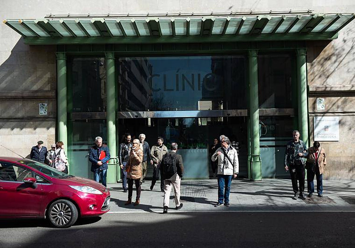 Entrada principal del Clínic, en una imagen de archivo
