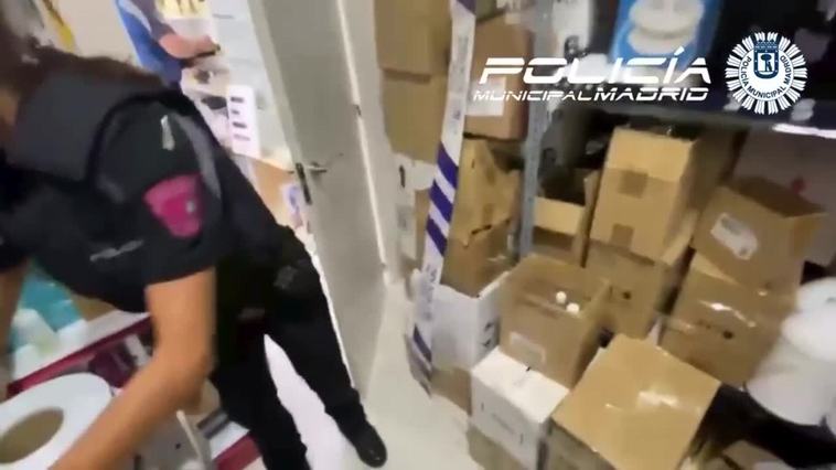 Inmovilizados más de 9.000 productos cosméticos que contenían una sustancia tóxica de un local