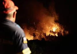 Grecia ordena la evacuación del sur de la isla de Eubea y del norte de Corfú por nuevos incendios