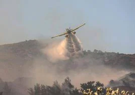 Mueren dos pilotos y un granjero a causa de los fuegos sin control en Grecia