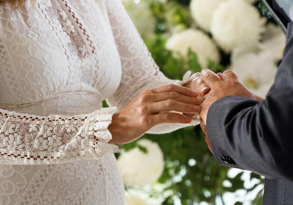 Un algoritmo matemático revela la edad ideal para contraer matrimonio