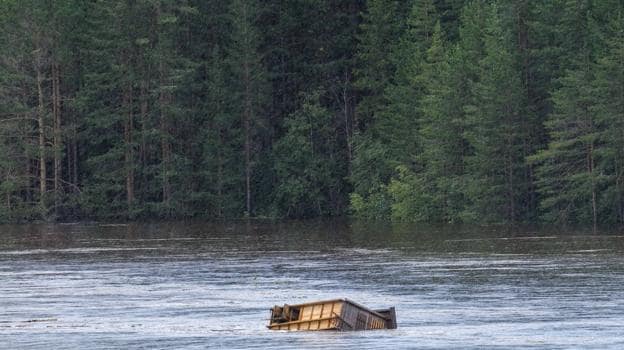 Un edificio hundido tras las inundaciones en Noruega por la tormenta 'Hans'.