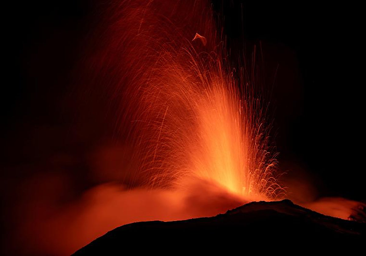 Erupción del volcán Etna en Sicilia este lunes 14 de agosto