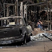 Las víctimas del incendio de Hawái superan el centenar y podrían «duplicarse» en los próximos días