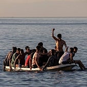 Patrullas ciudadanas en Grecia se lanzan a la caza de inmigrantes «por provocar incendios»