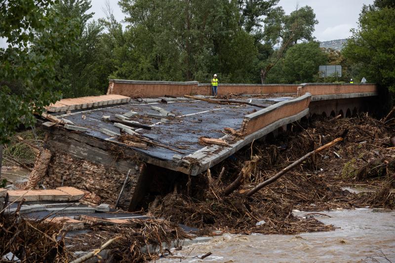 Así ha quedado un puente de Aldea del Fresno, en Madrid