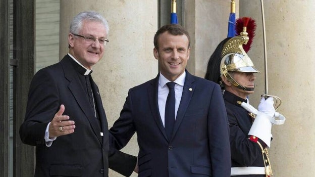 Primer encuentro entre los copríncipes en el palacio del Elíseo en París