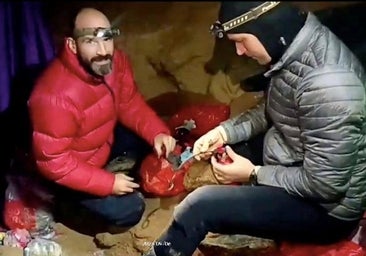 El rescate contrarreloj del espeleólogo en Turquía continúa: se encuentra a 300 metros de la superficie