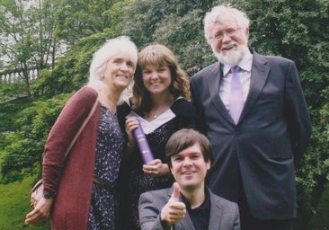 Así viven las personas que no son capaces de sentir ningún dolor físico y su cara opuesta, el síndrome del hombre en llamas