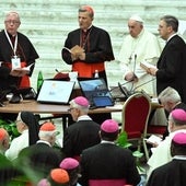 El Papa intenta calmar a liberales y conservadores para que no bloqueen discusiones del sínodo