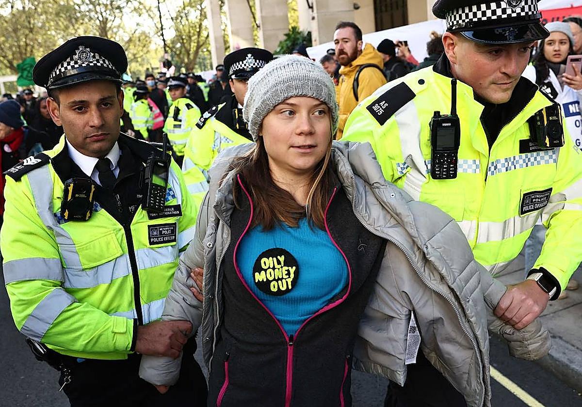 La Policía Metropolitana de Londres se lleva a Greta Thunberg
