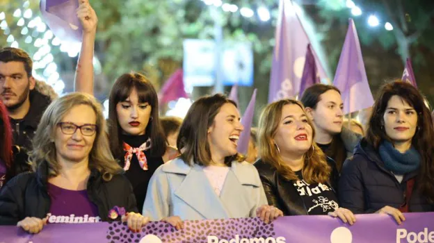 Irene Montero y Ángela Rodríguez 'Pam' en la manifestación de la tarde